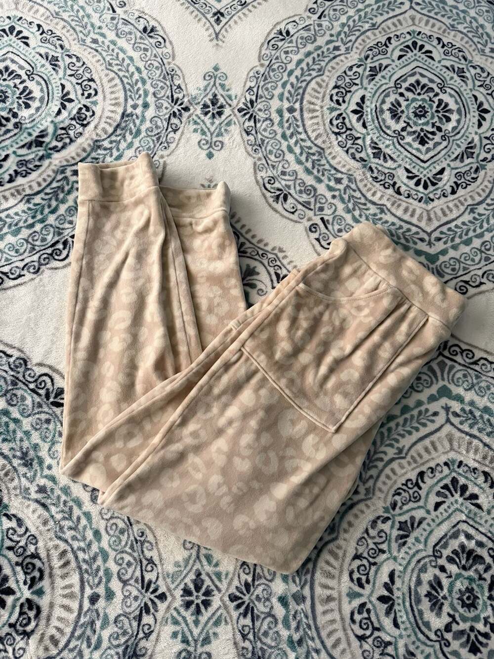 Cat & Jack Girls Beige Leopard Print Velour Jogger Sweatpants XL 14/16